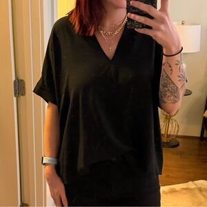 Oversized flowy V neck size M
